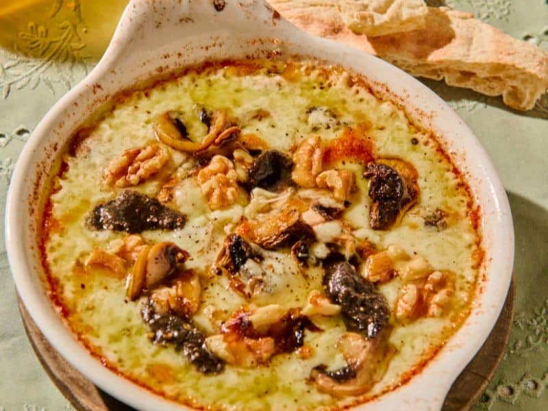 provolone al horno 1 Queso provolone: ¿Cómo hacerlo y en qué platos se utiliza?