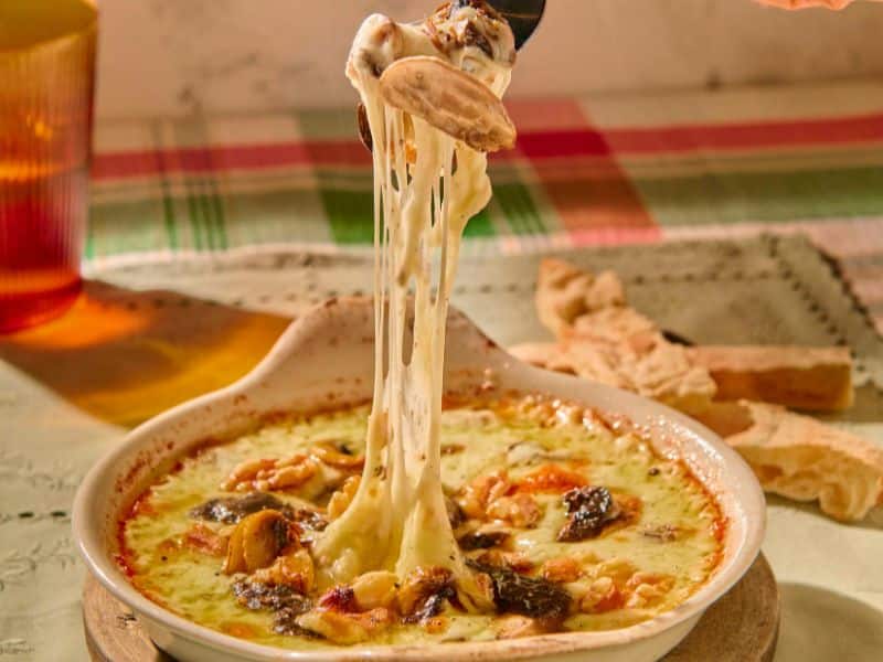 Queso provolone: ¿Cómo hacerlo y en qué platos se utiliza?